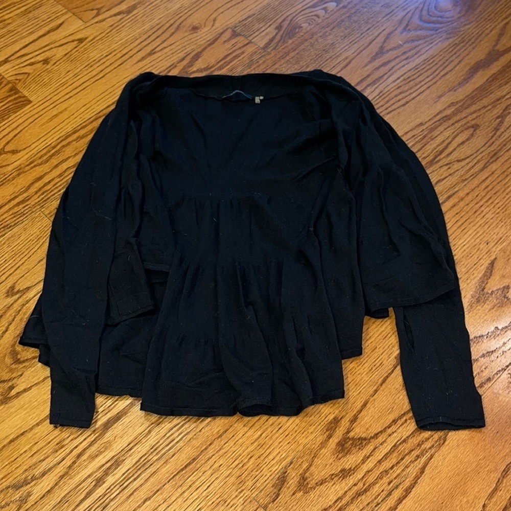 Elie Tahari Woman’s Black Flowy Cardigan Size XS